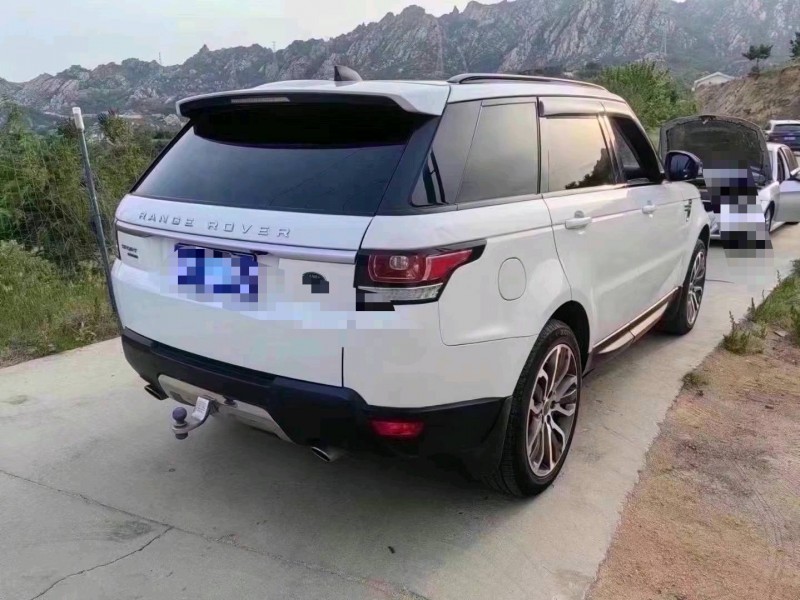 青岛17年路虎揽胜运动8