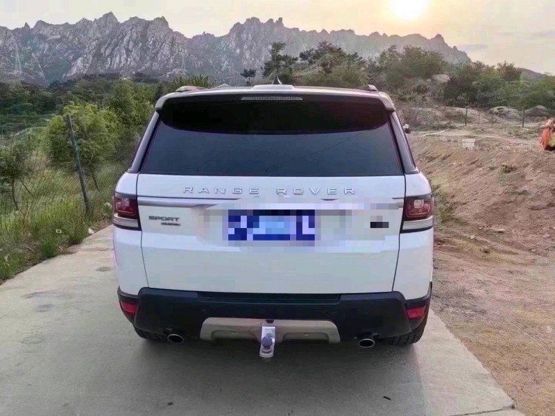 青岛17年路虎揽胜运动9