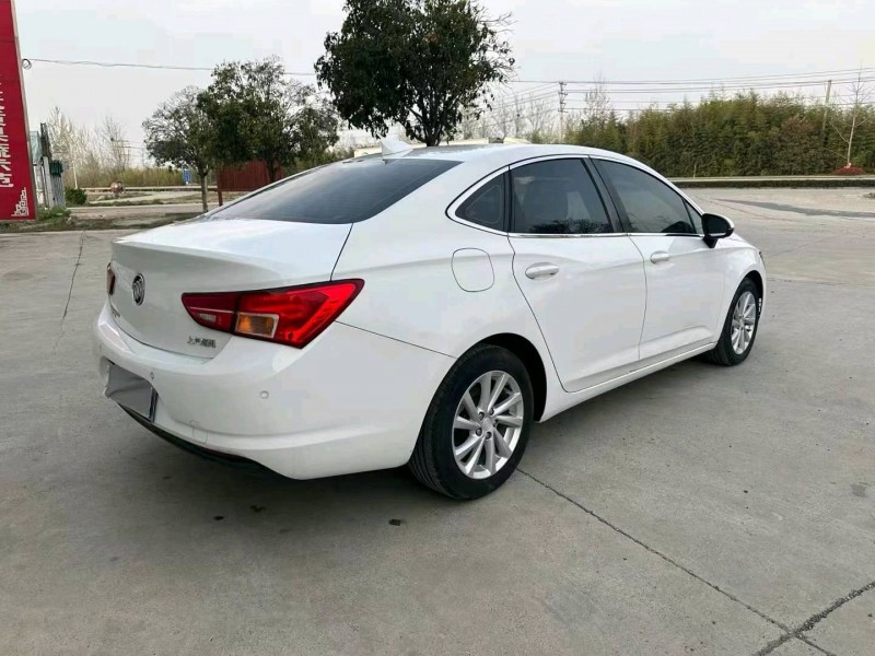 徐州18年别克威朗8