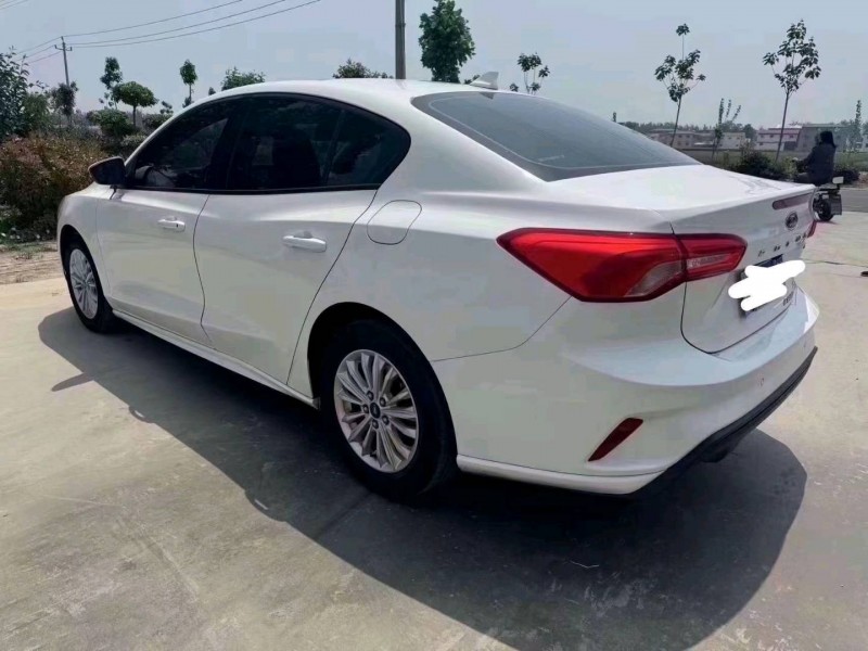 菏泽19年福特福克斯3