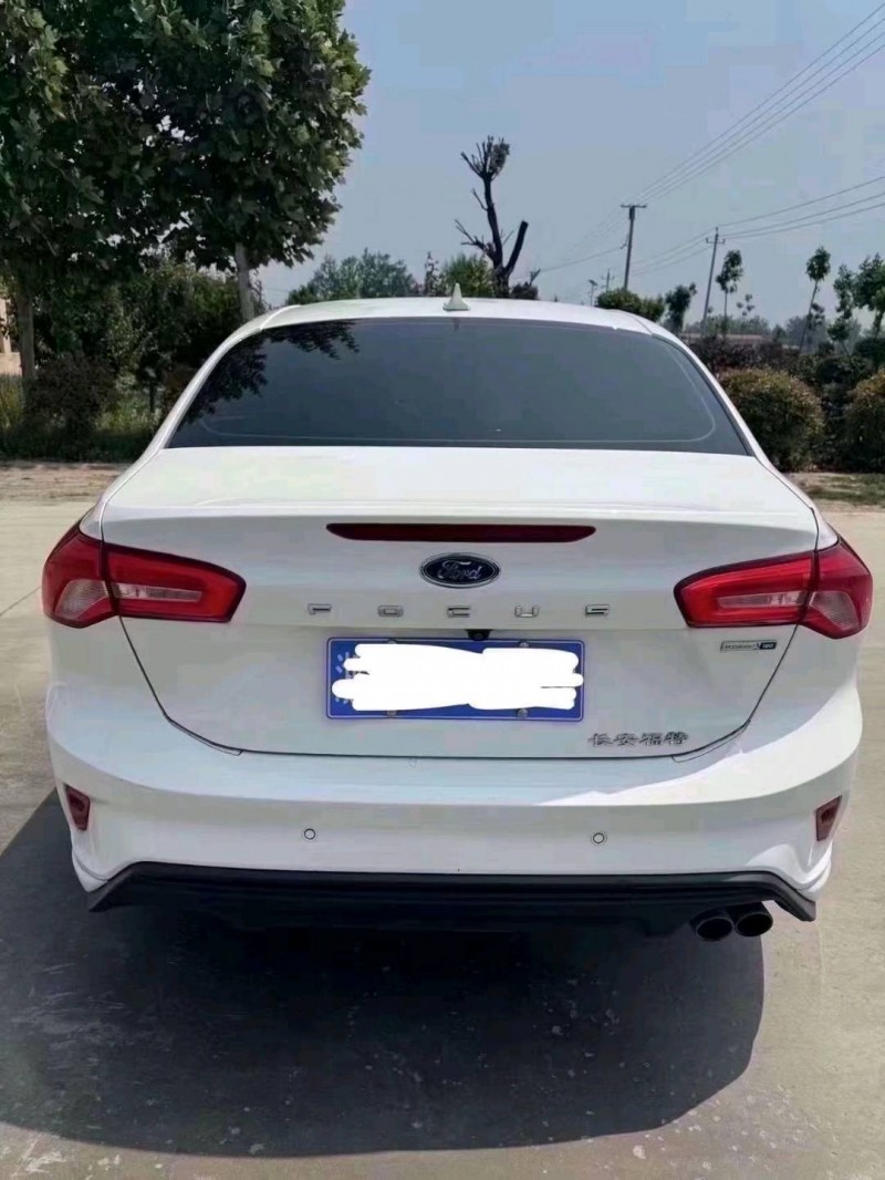 菏泽19年福特福克斯9