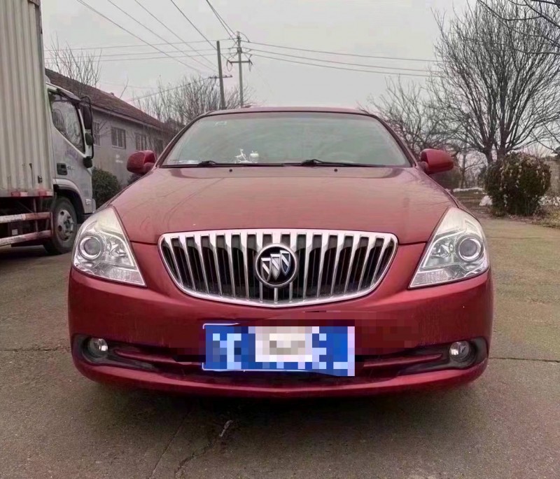 青岛14年别克凯越1