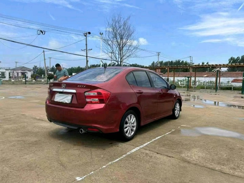 徐州15年本田锋范4