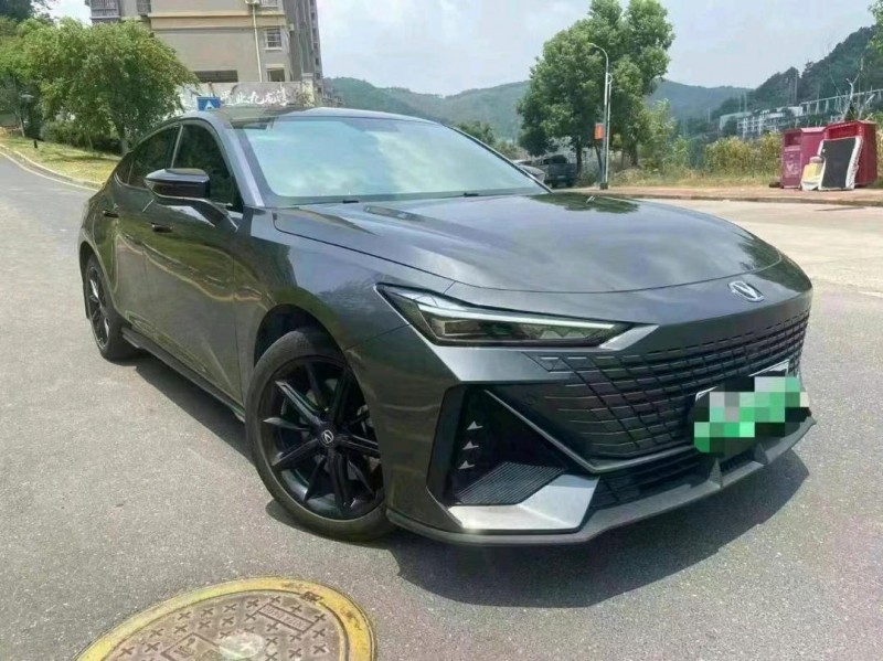 廈門23年長安汽車UNI-V3