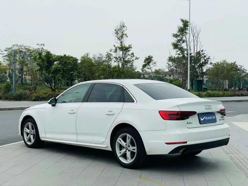东莞17年奥迪A4L4