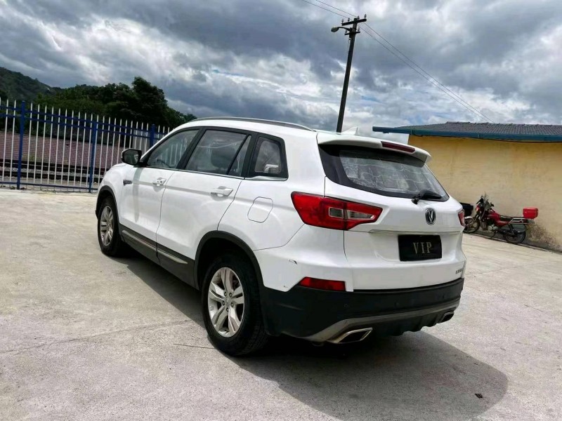 岳陽16年長安汽車CS758