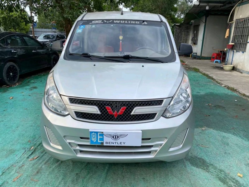 廣州17年五菱汽車宏光1