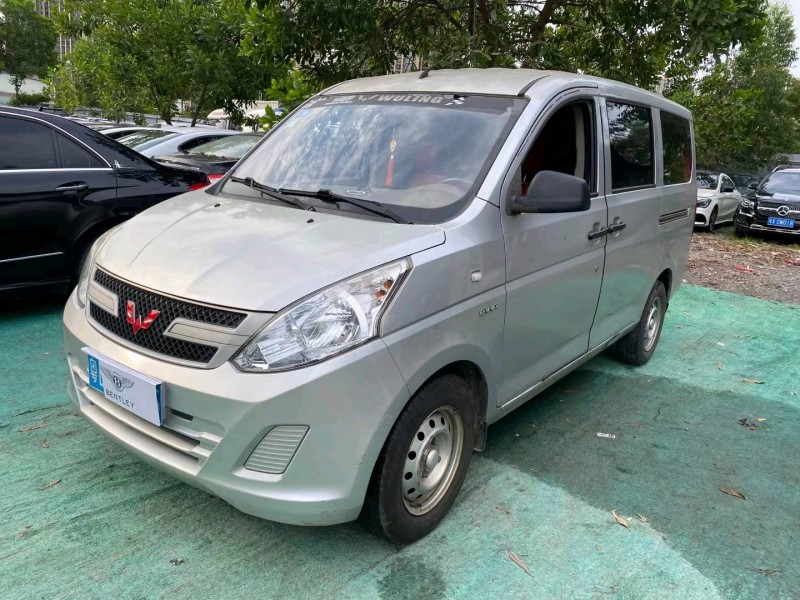 廣州17年五菱汽車宏光2