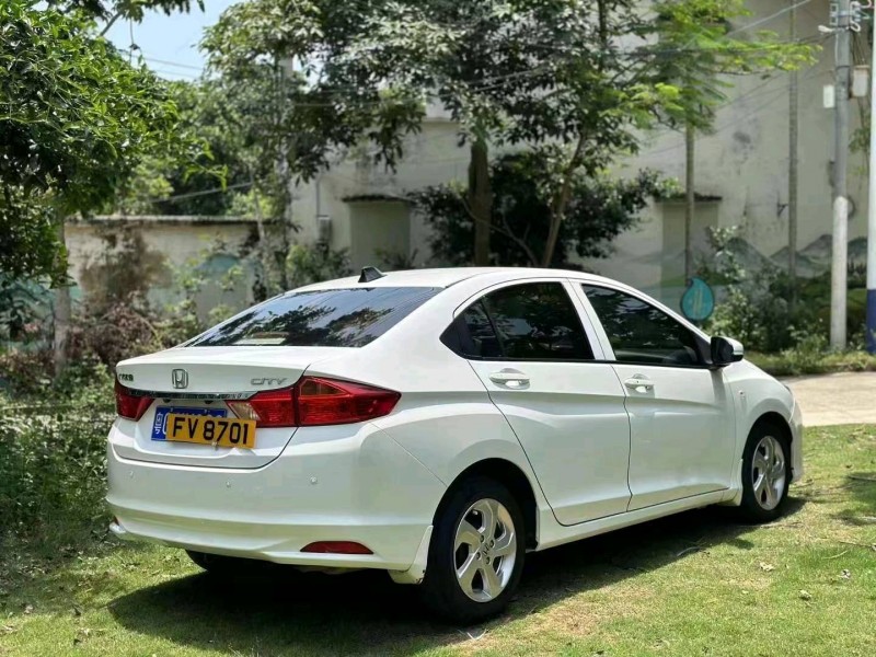 广州18年本田锋范5