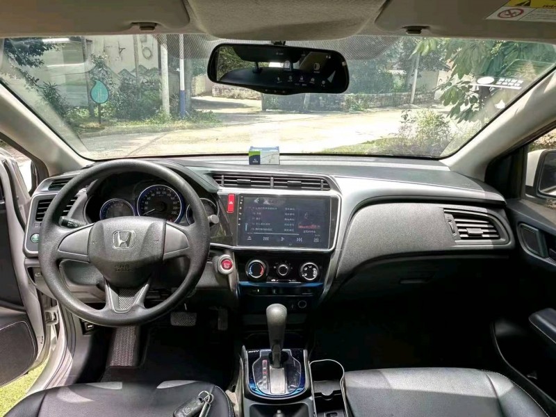 广州18年本田锋范8