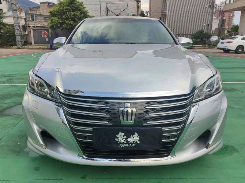 广州16年丰田皇冠1