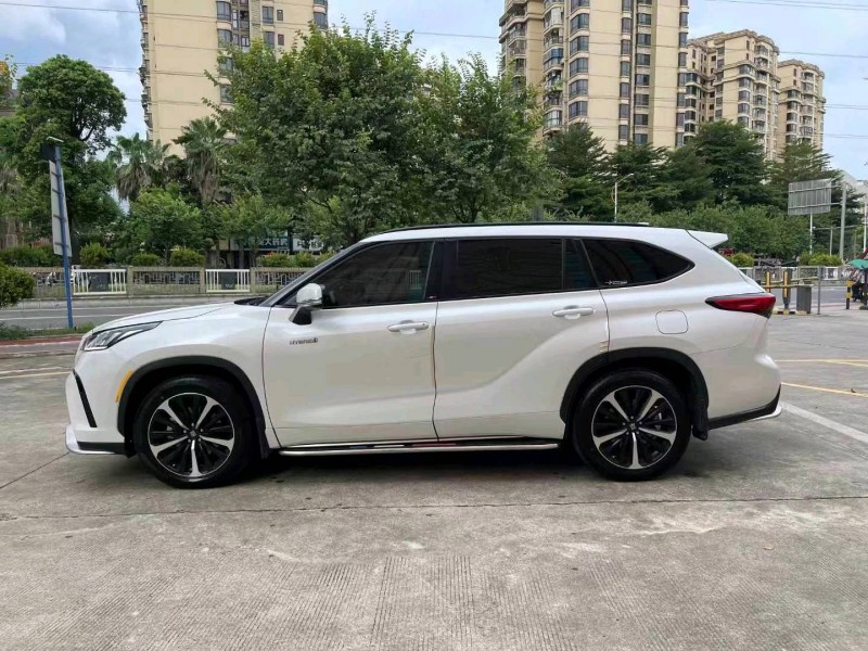 佛山22年丰田皇冠2