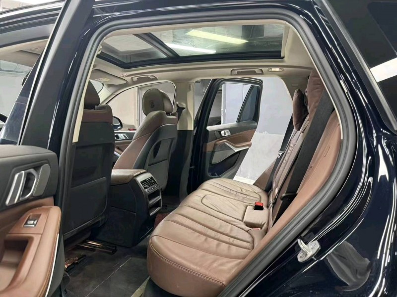 成都21年宝马X58