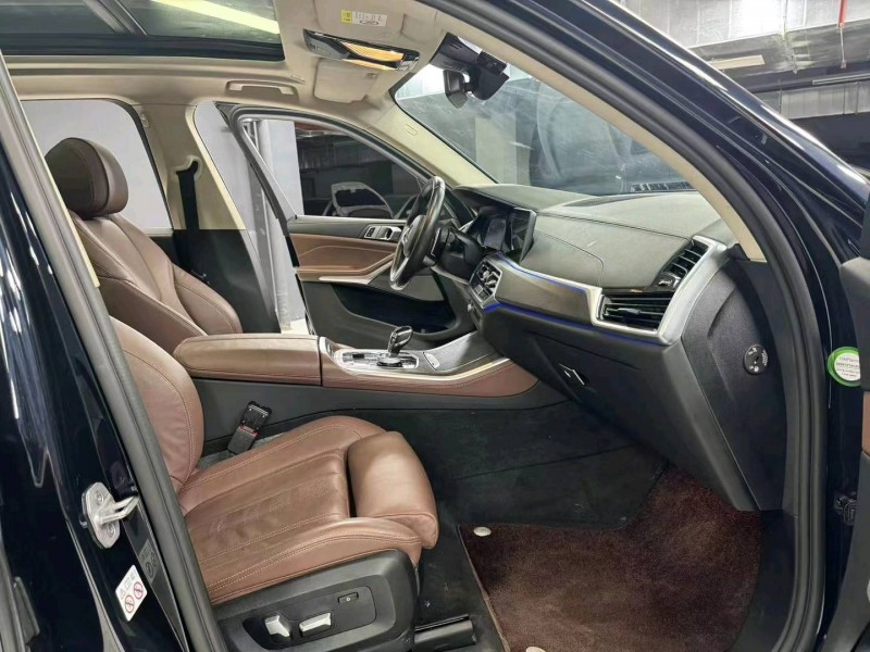 成都21年宝马X59