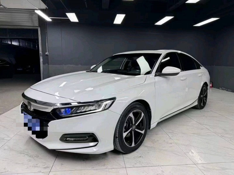 成都20年本田雅阁2