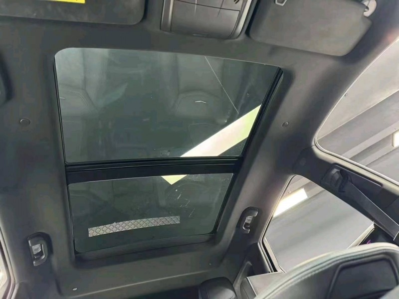 成都23年凯迪拉克XT57