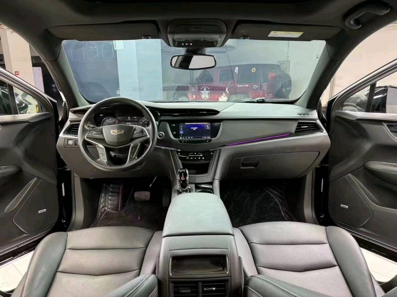 成都23年凯迪拉克XT58