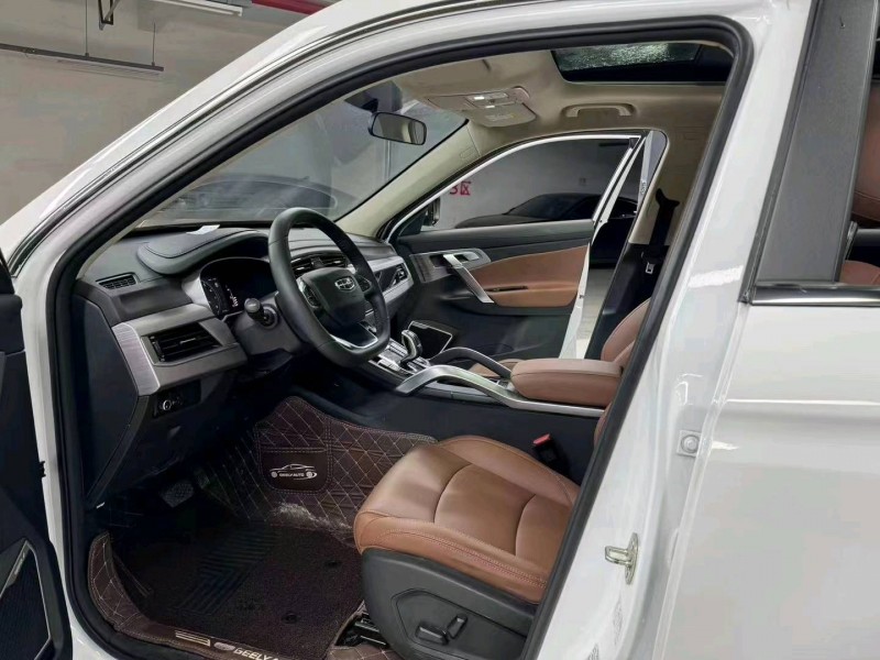 成都22年吉利博越4