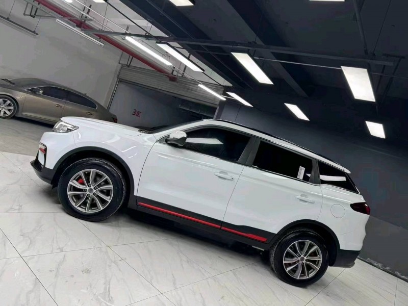 成都22年吉利博越5