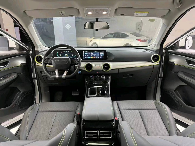 成都24年东风雷霆8