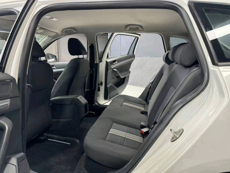 成都16年大众朗行5