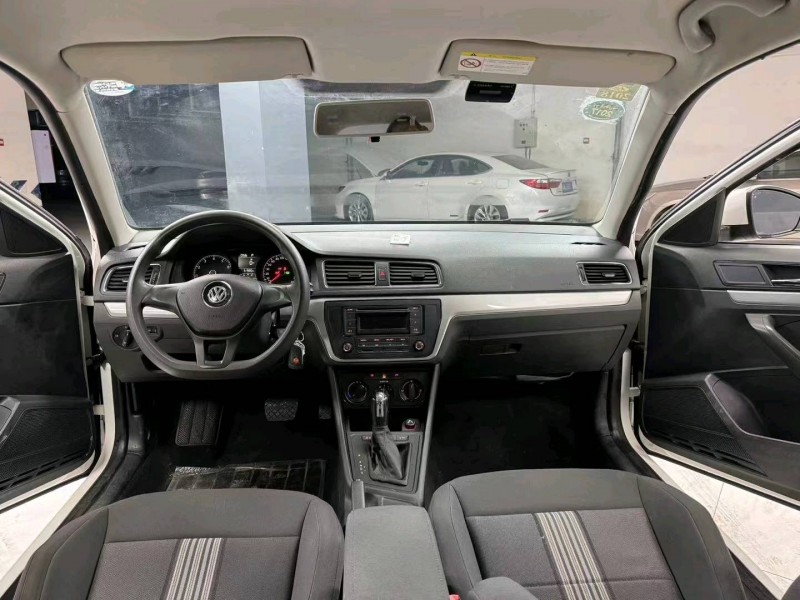 成都16年大众朗行6