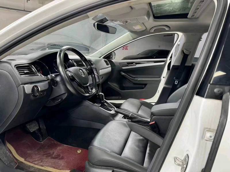 成都18年大众速腾6