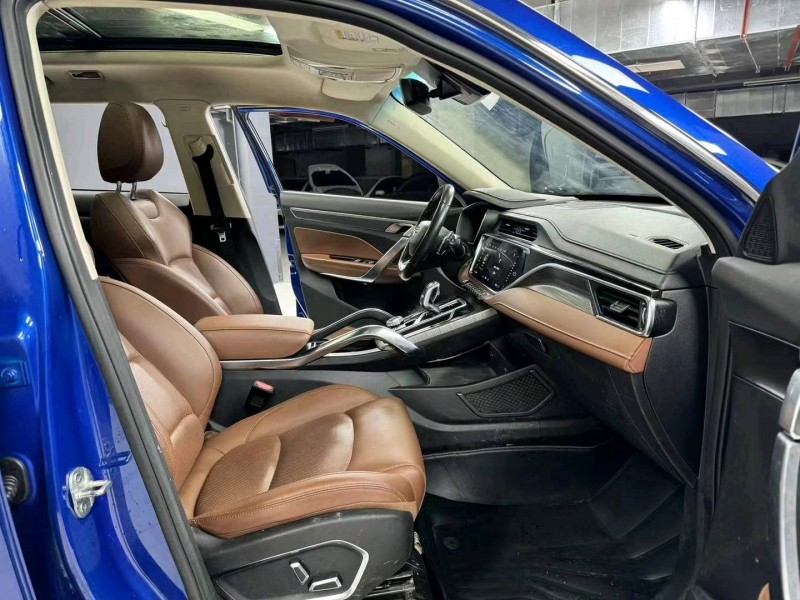 成都20年吉利博越4