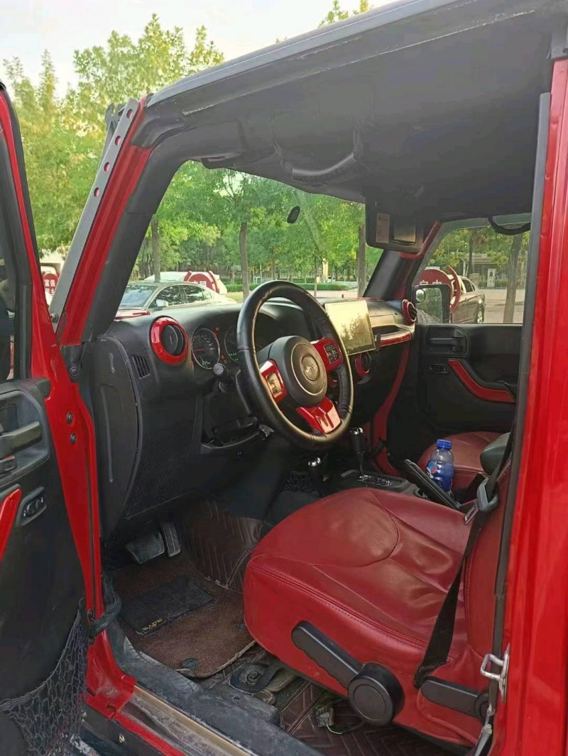 青岛15年Jeep牧马人4