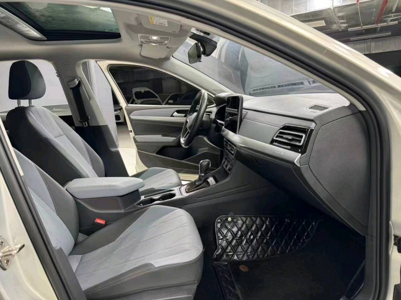 成都23年大众朗逸4