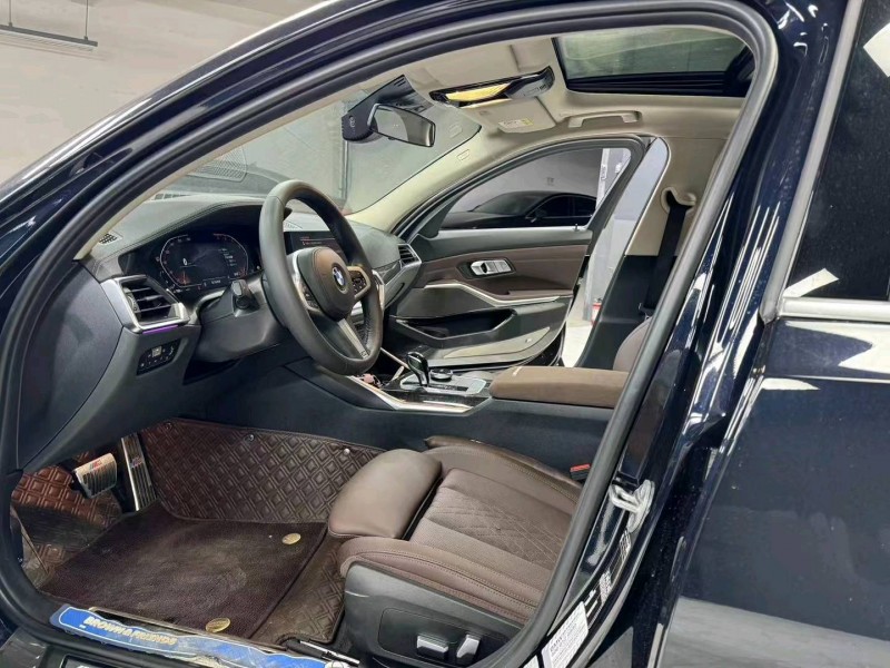 成都22年宝马3系5