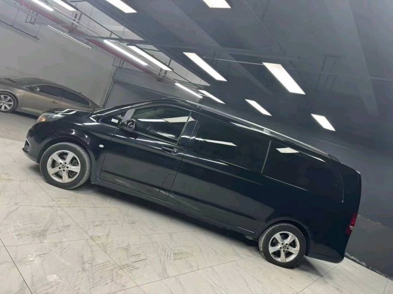 成都20年奔驰威霆2