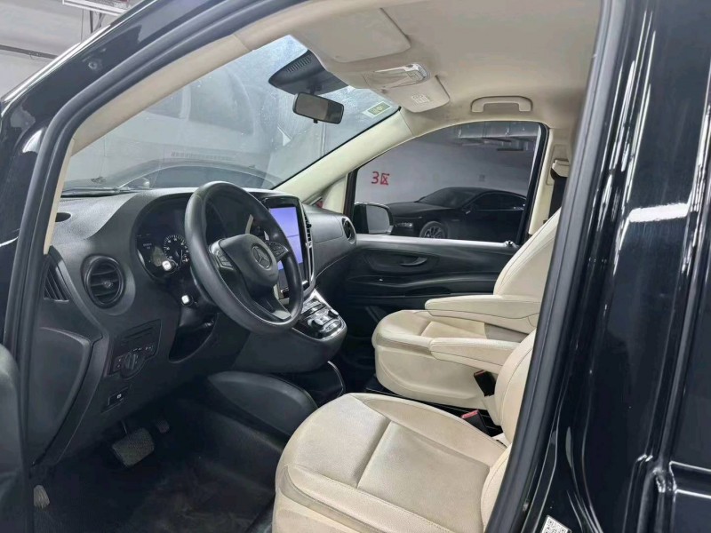 成都20年奔驰威霆4