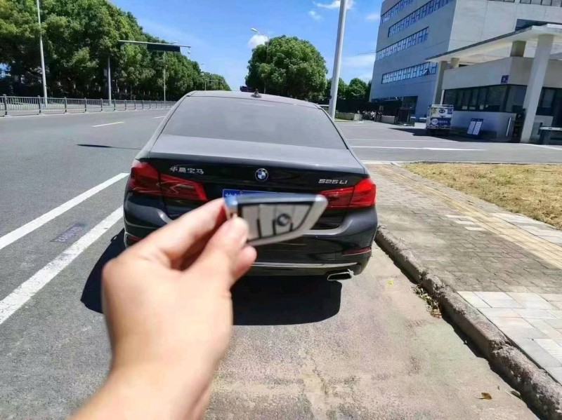 苏州20年宝马5系8