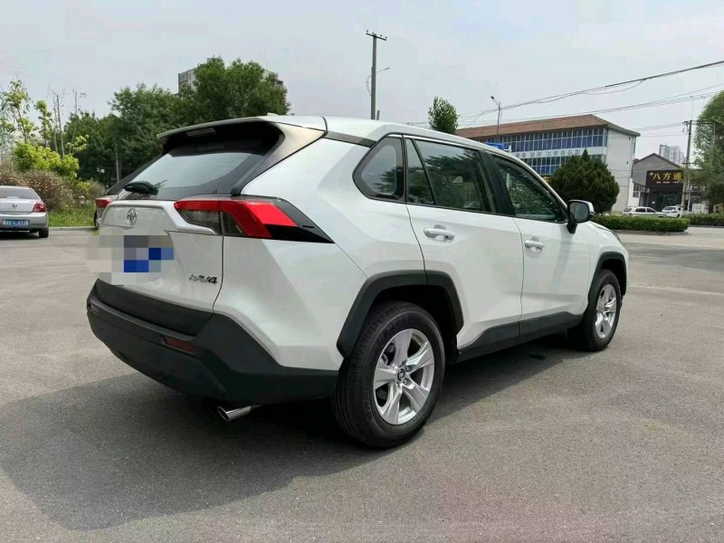 保定24年丰田RAV4荣放9
