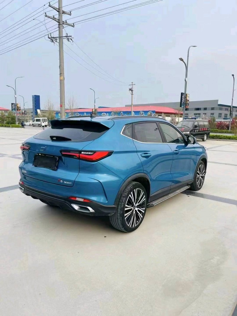 東營21年長安汽車歐尚8