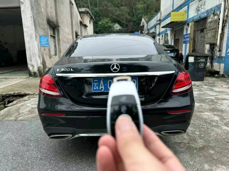 广州18年奔驰E3