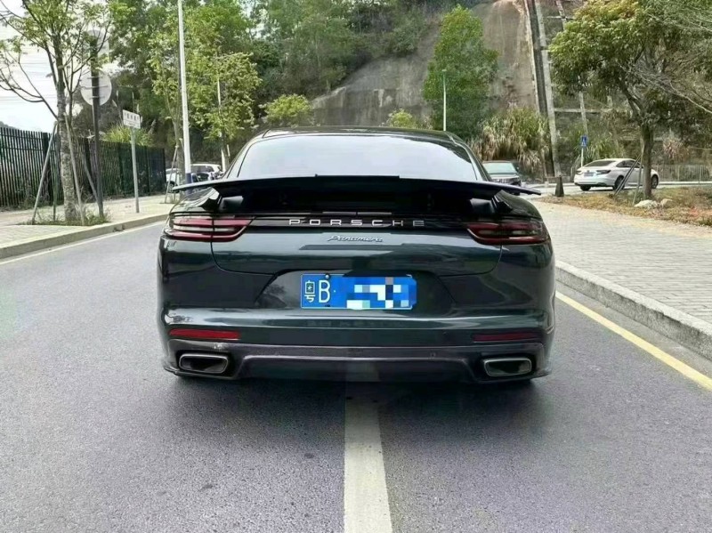 中山19年保时捷帕拉梅拉7