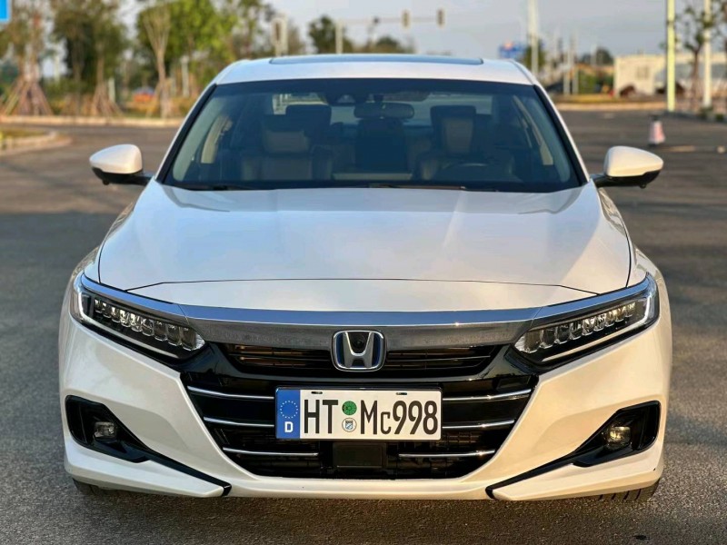 汕头22年本田雅阁1