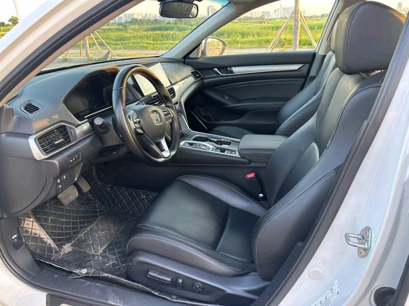 汕头22年本田雅阁4