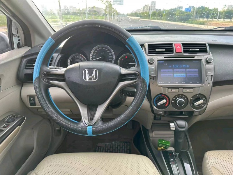 汕头14年本田锋范4