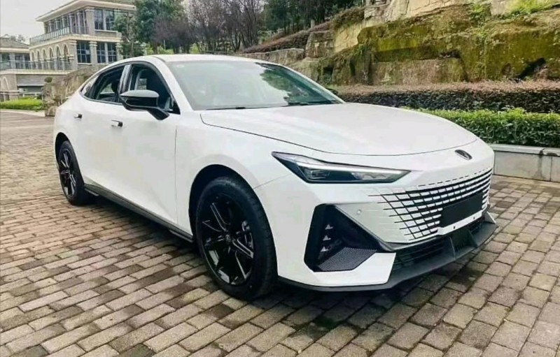 秦皇島21年長安汽車UNI-V2