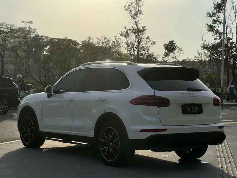 东莞17年保时捷卡宴7