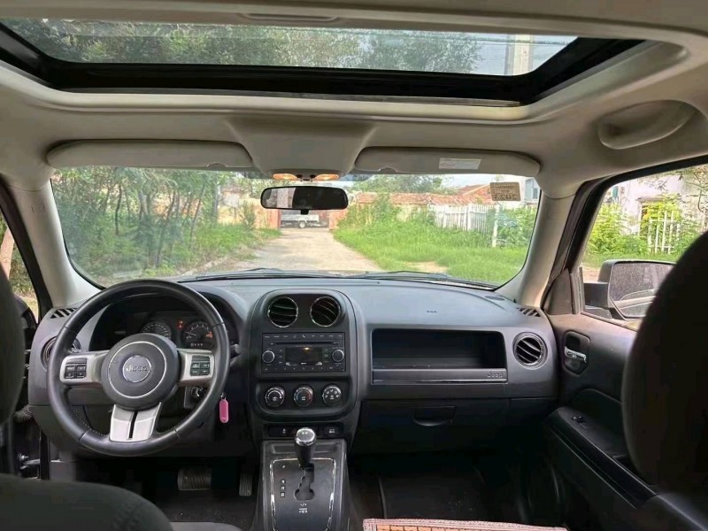 济南15年Jeep自由客5