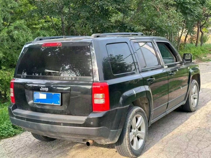 济南15年Jeep自由客8