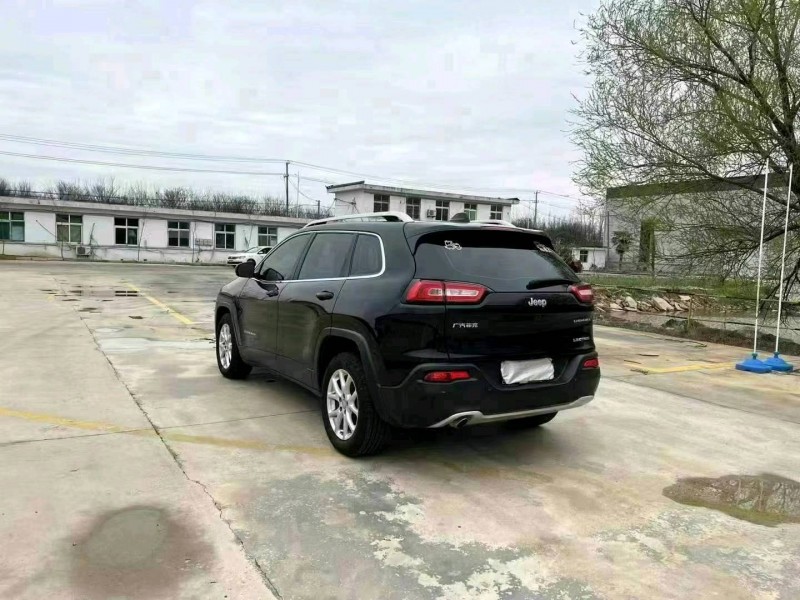 徐州18年Jeep自由光5