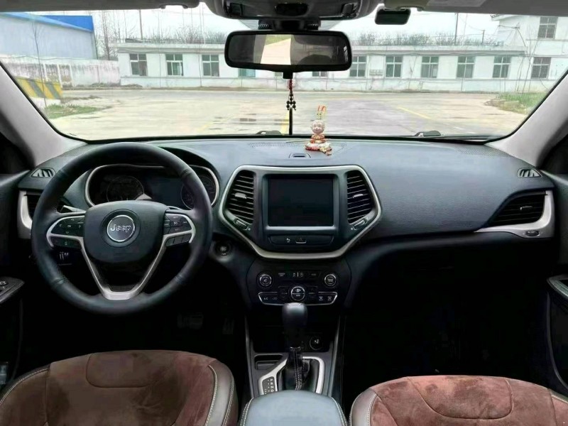 徐州18年Jeep自由光9