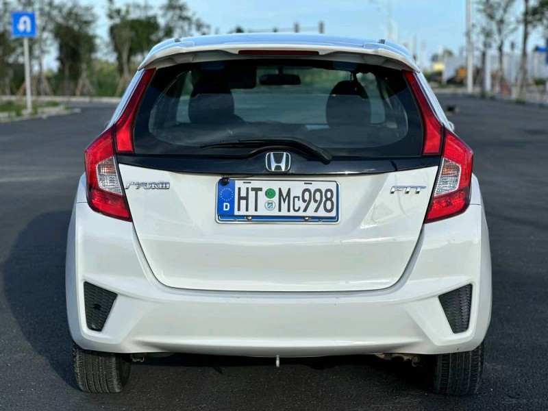 汕头16年本田飞度8