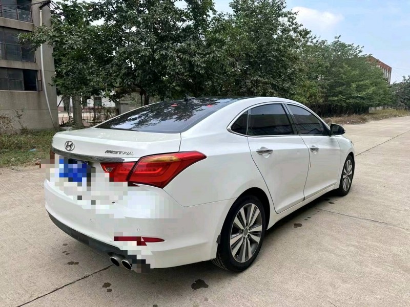 济南16年现代名图7