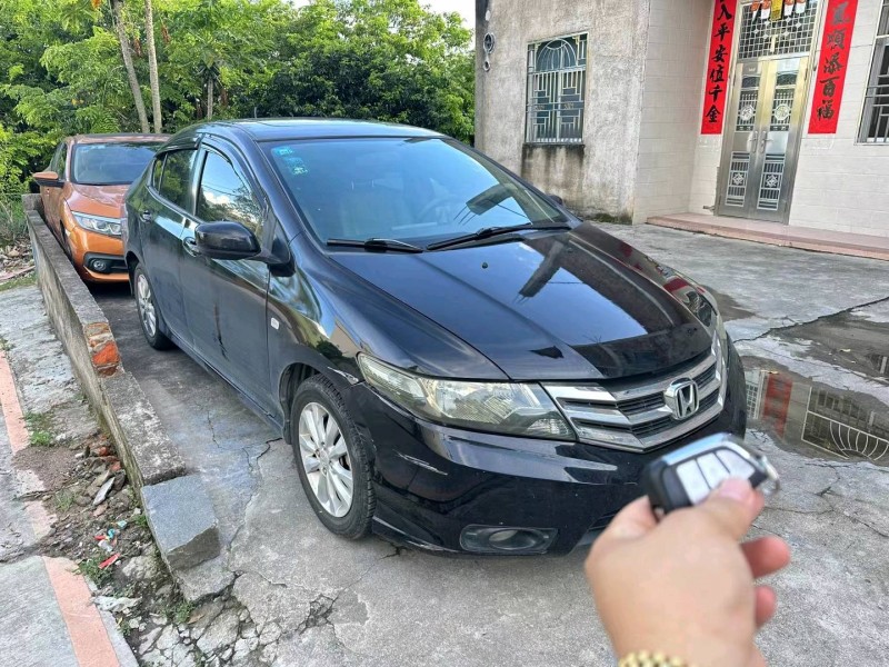 广州12年本田锋范2